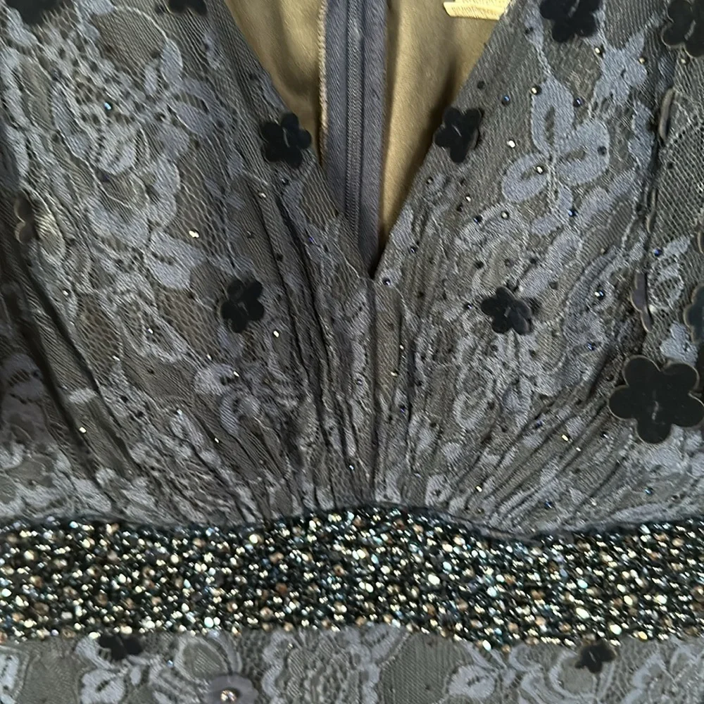 Mac Duggal EMBELLISHED FLORAL GOWN in Midnight Size 6 NEW $698